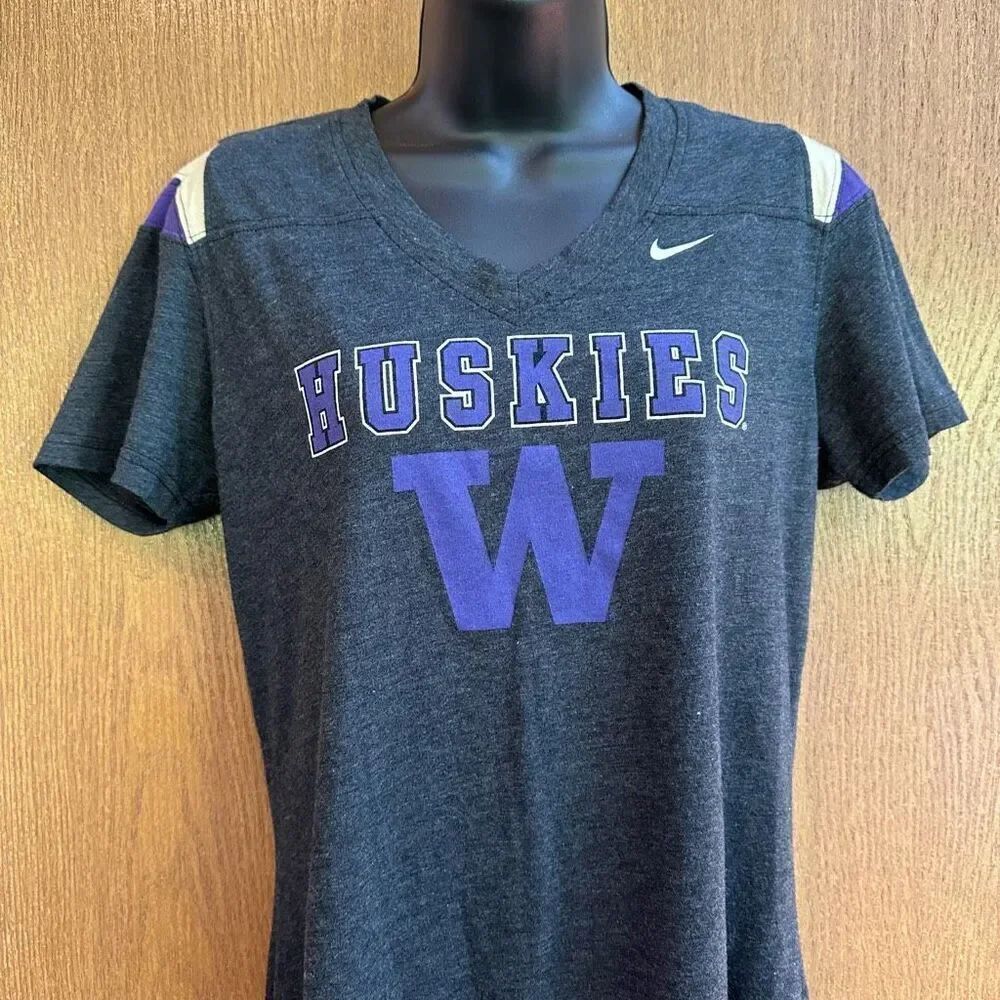 Nike UW Washington Huskies Gray and Purple Short Sleeve V-neck Shirt | Women Siz